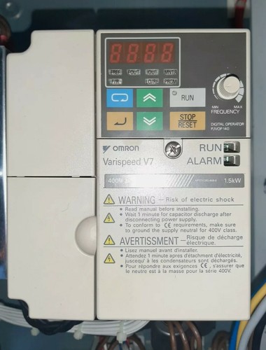 Omron CIMR V7AZ41P5 ,  1.5KW 380V , FACTURA GARANTÍA ,envío rápido! IVA INCLUIDO - Foto 2 di 3