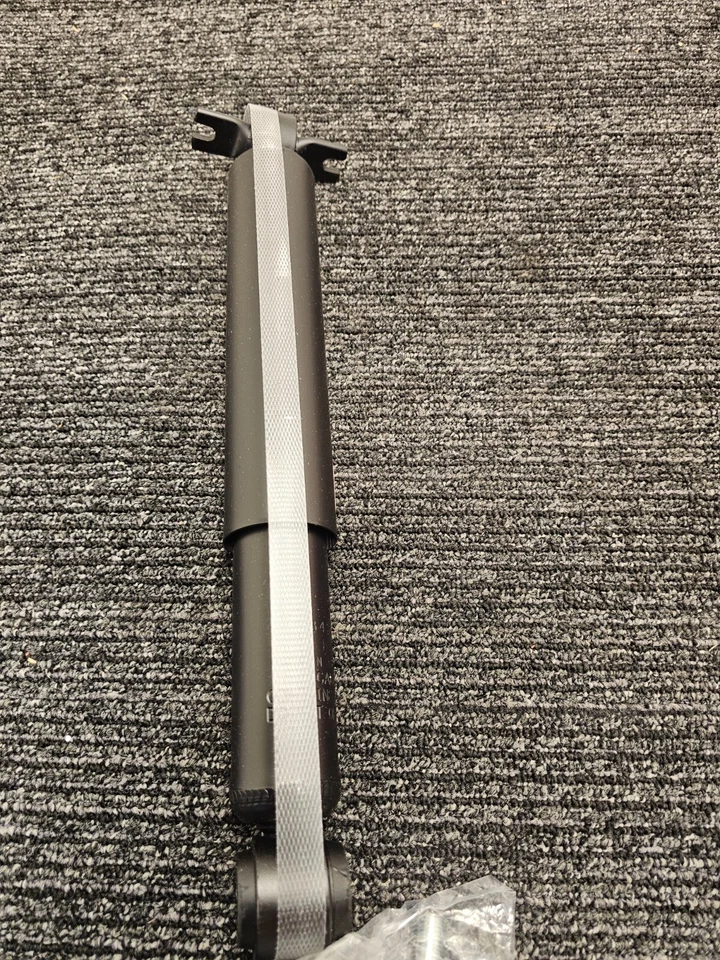 (CANTIDAD 2) Amortiguador trasero KYB 343157 Excel-G para Chevrolet El Camino 1987 Foto 2 de 4