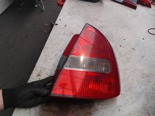 Feu arrière Mitsubishi CARISMA