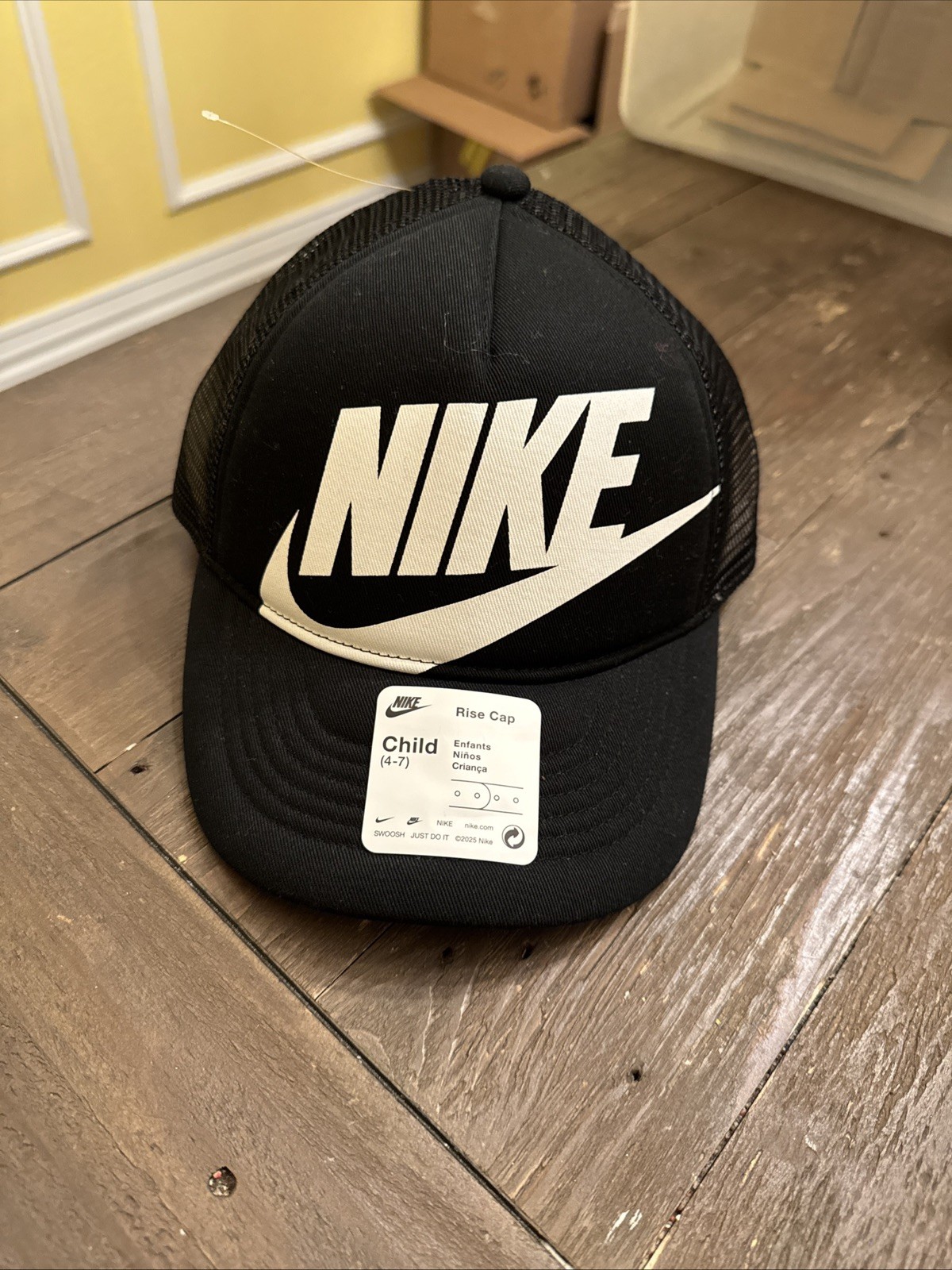 NIKE Rise Cap Trucker Adjustable Snapback Hat Cap Size Child 4-7 Black White NWT
