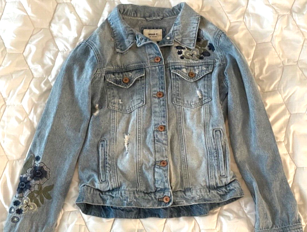 Women's Floral Embroidered Jean Jacket - Forever 21 LA - Sz SM - A1 MINT!!!!