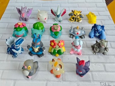 Pokemon Finger Puppet Vinyl Figure Lot of 18 Bulk Bandai Pokemon Kids Rare Set