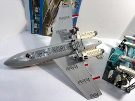LEGO City: Airport 7894 (2006) Retired.