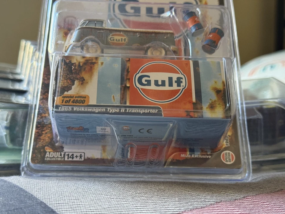 🔥 Chase 🔥1965 VOLKSWAGEN TYPE 2 TRANSPORTER "GULF"  JOHNNY LIGHTNING JLCP7442 - Image 4 of 4