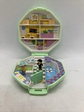Polly Pocket 1990 POLLY'S SCHOOL COMPLETE SET Bluebird Green Case 2 Figures