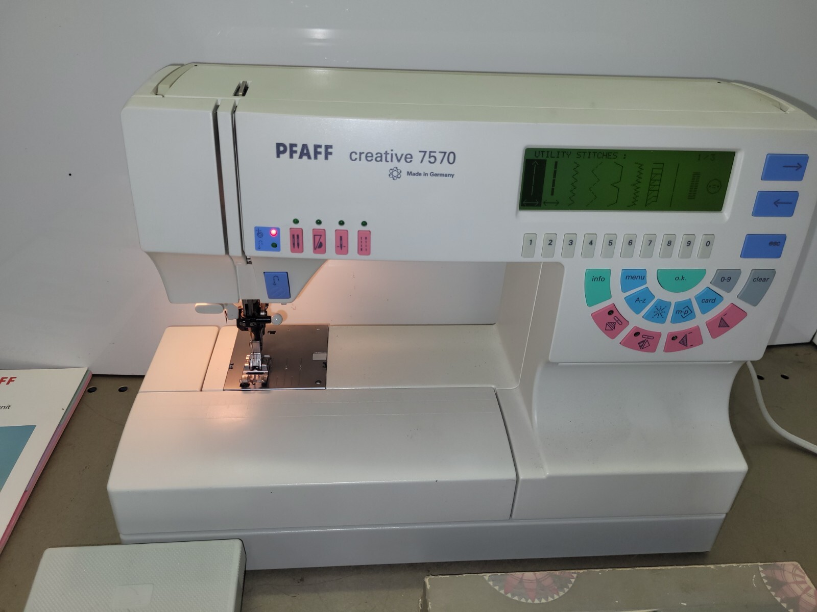 PFAFF Creative 7570 Sewing Machine. In Great Working Condition. With
