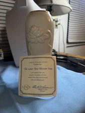 The Lenox Rose Blossom Vase Ivory/Cream 24 k Gold Trim w/ Certificate New In Box