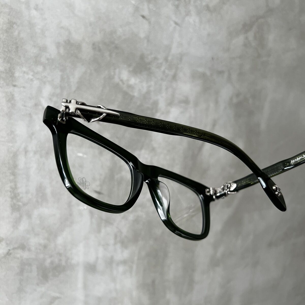CHROMEHEARTS/ DARK GREEN SILVER FRAME CLASSIC STYLE EYEGLASS CHROMEHEARTS/ DARK GREEN SILVER FRAME CLASSIC STYLE EYEGLASS