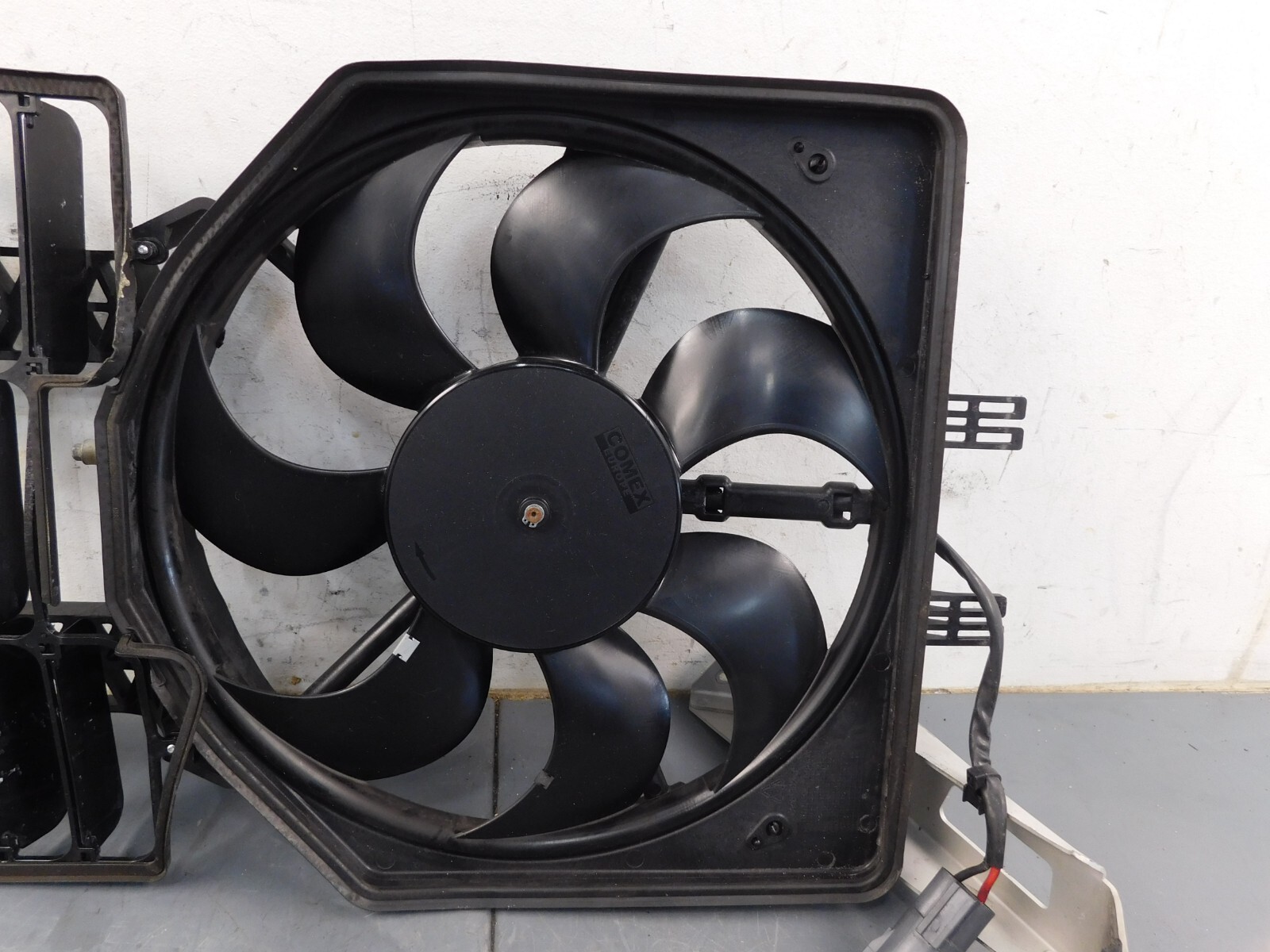 2020 17 18 19 21 22 McLaren GT  Right Rear Radiator Fan / Shroud #0126 X3