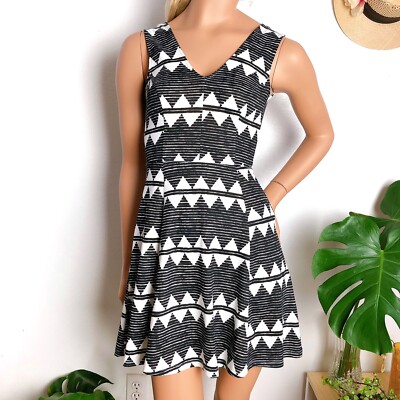 h&m skater dress H&M Divided Skater Dress Womens Sleeveless Black Jersey Knit Stretch V-Neck  Sz 4