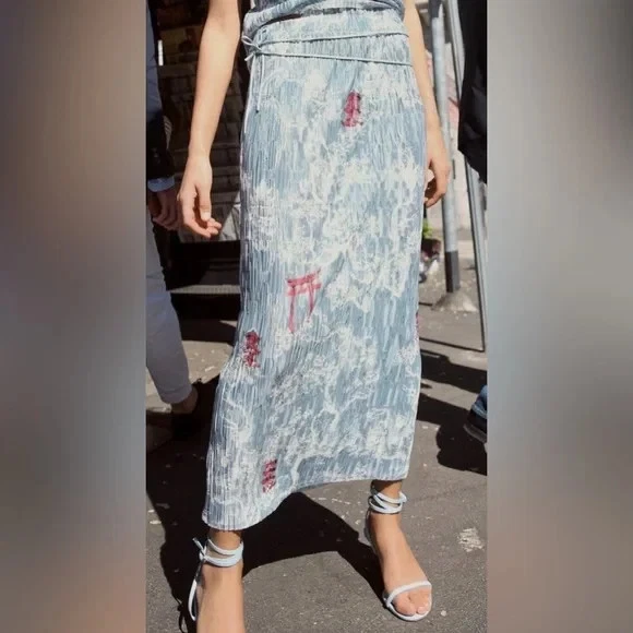 Saia Midi ZARA Oriental Asiática Longa Plissada Cinza/Azul Puxador 5039/178 sS - Imagem 3 de 4