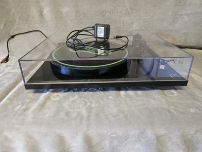Rega Planar 1 Plattenspieler mit Riemenantrieb schwarz glänzend Top Zustand