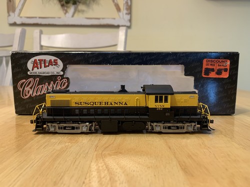 Atlas escala HO #8869 Alco RS-1 Susquehanna #252 clásico diésel loco | Condition: Used