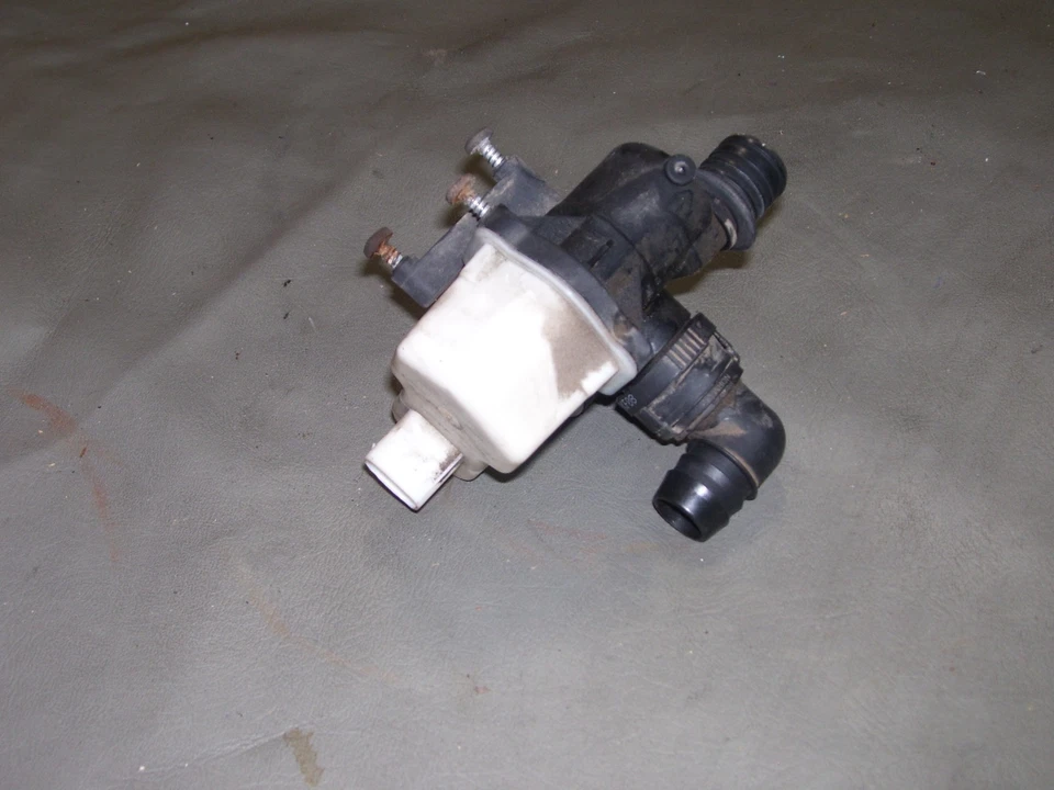 Jaguar XF 2009 original bote de vapor de combustible bomba detección de fugas 026122022 Foto 3 de 4