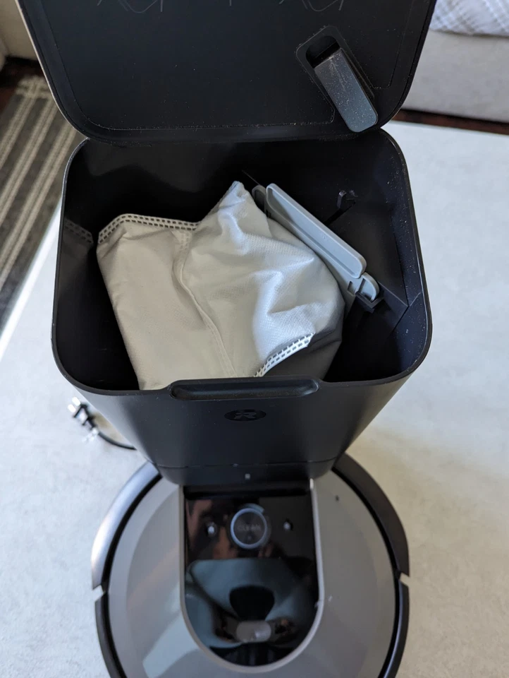 iRobot Roomba i8+ i8550 Wi-Fi Connected AI Robot  + Automatic Dirt Disposal - Image 2 of 4