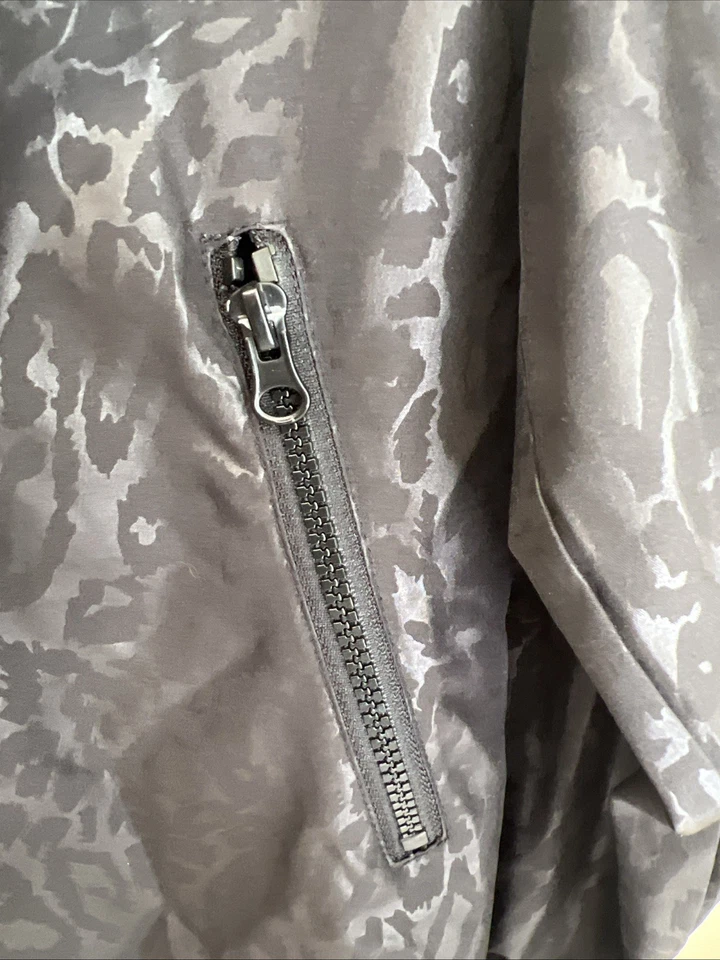 Zyia Active Women’s Black Leopard Hooded Windbreaker Jacket, Zip Pockets, Medium - Image 4 of 4