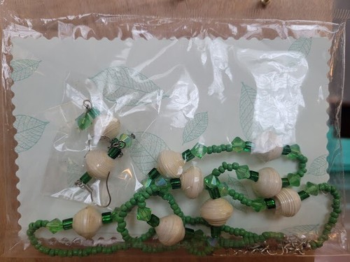 Paper Bead 3 Piece Set- Paper Bead Jewelry - Recycled Jewel - Green - Picture 4 of 5