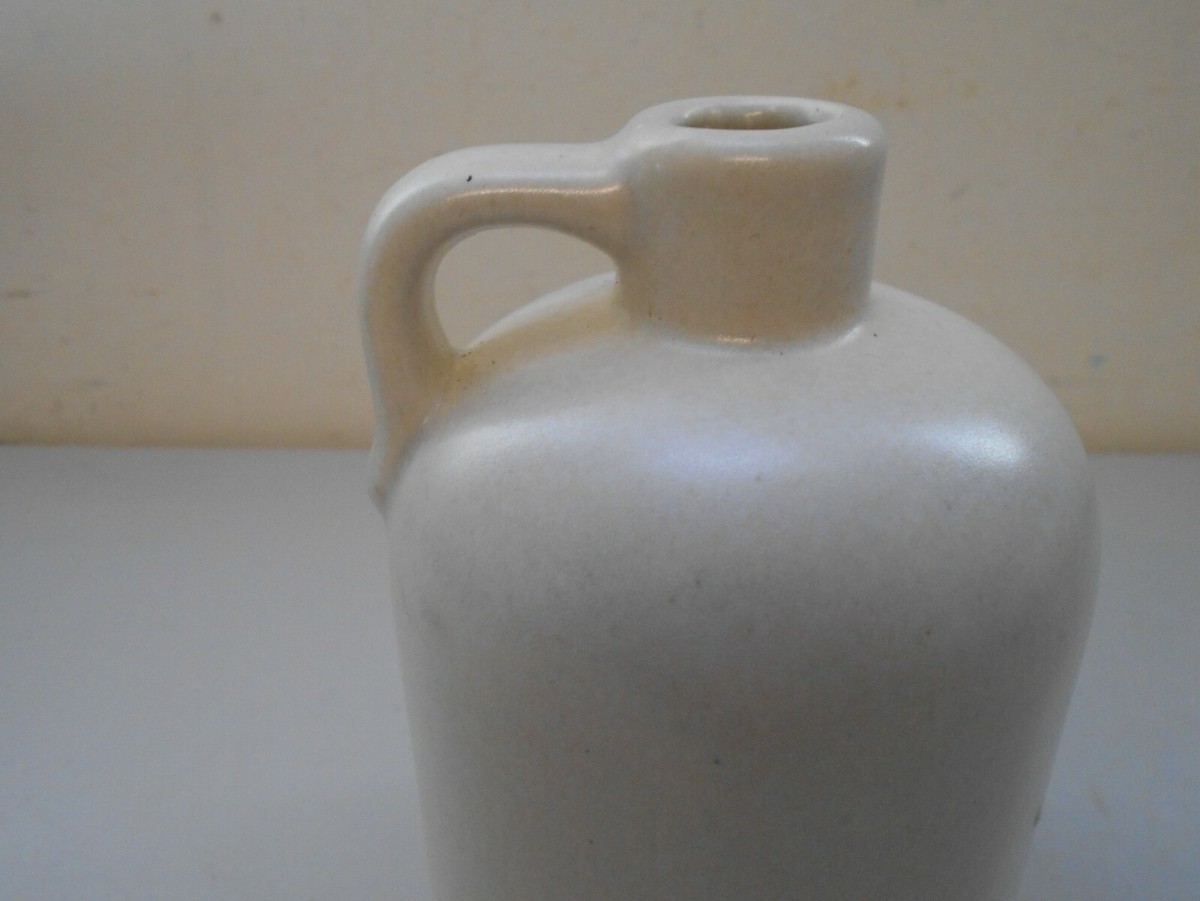 Pfaltzgraff Yorktowne USA Medium Jug #563Y Blue Floral Stoneware  display picture 1
