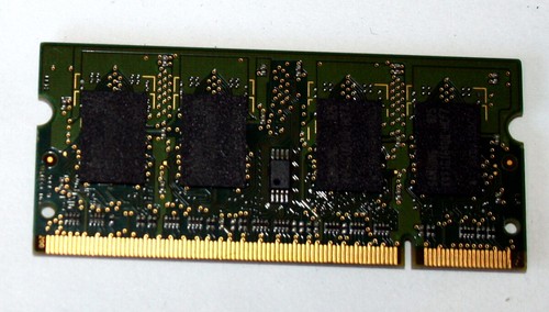 1 GB DDR2 RAM 200-pin SO-DIMM 2Rx16 PC2-6400S 'Samsung M470T2864QH3-CF7' - Photo 2/2