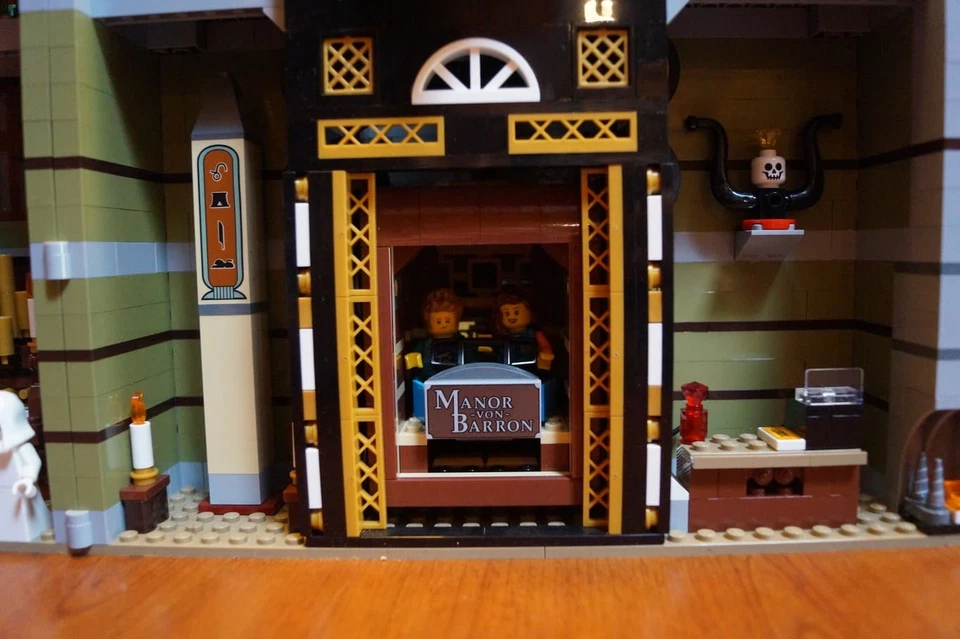 LEGO Icons 10273 Haunted House, photo 3 sur 5