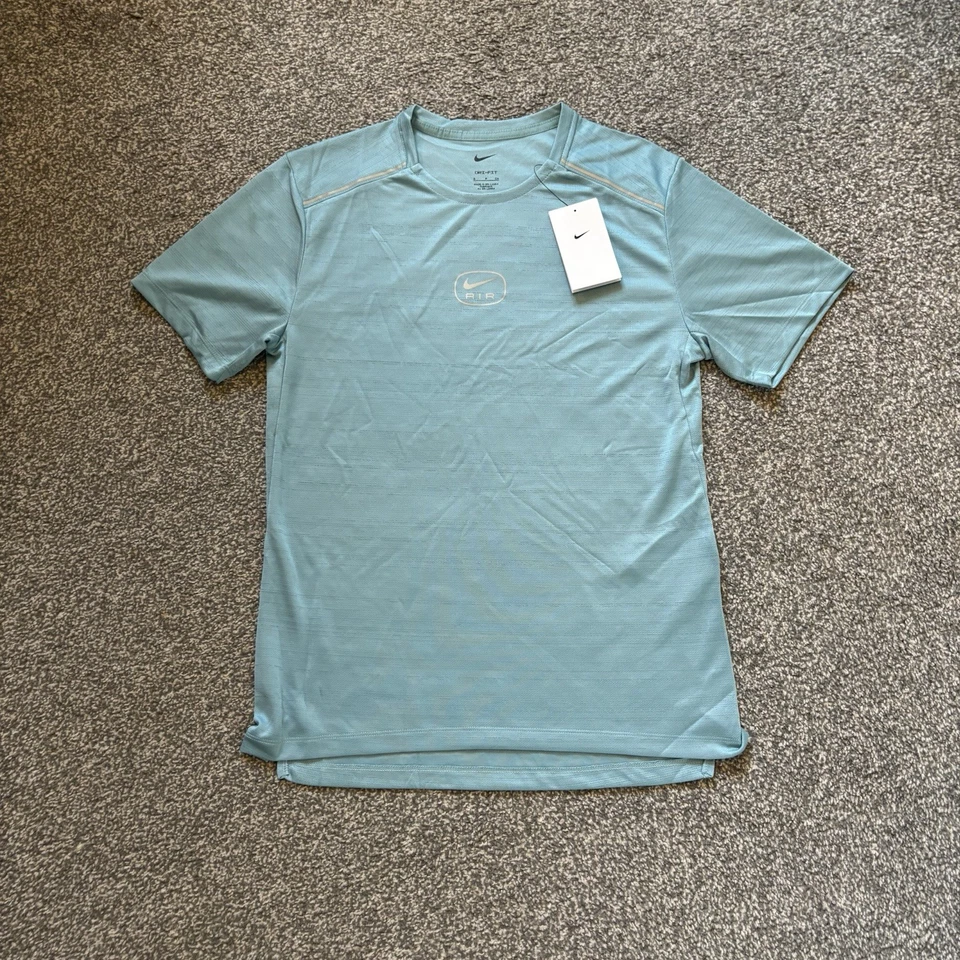 Nike Swoosh Air Run T-Shirt and Challenger Shorts 7" Men's Set Turquoise Small - Image 4 of 4