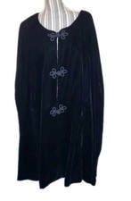 Vtg Black Velvet Women's Long Black Cape Cloak Frog Closure Goth Victorian Opera