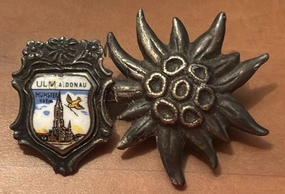 Vintage ULM a. Donau, Germany Travel Pin ~ Enamel Souvenir ~ Flower