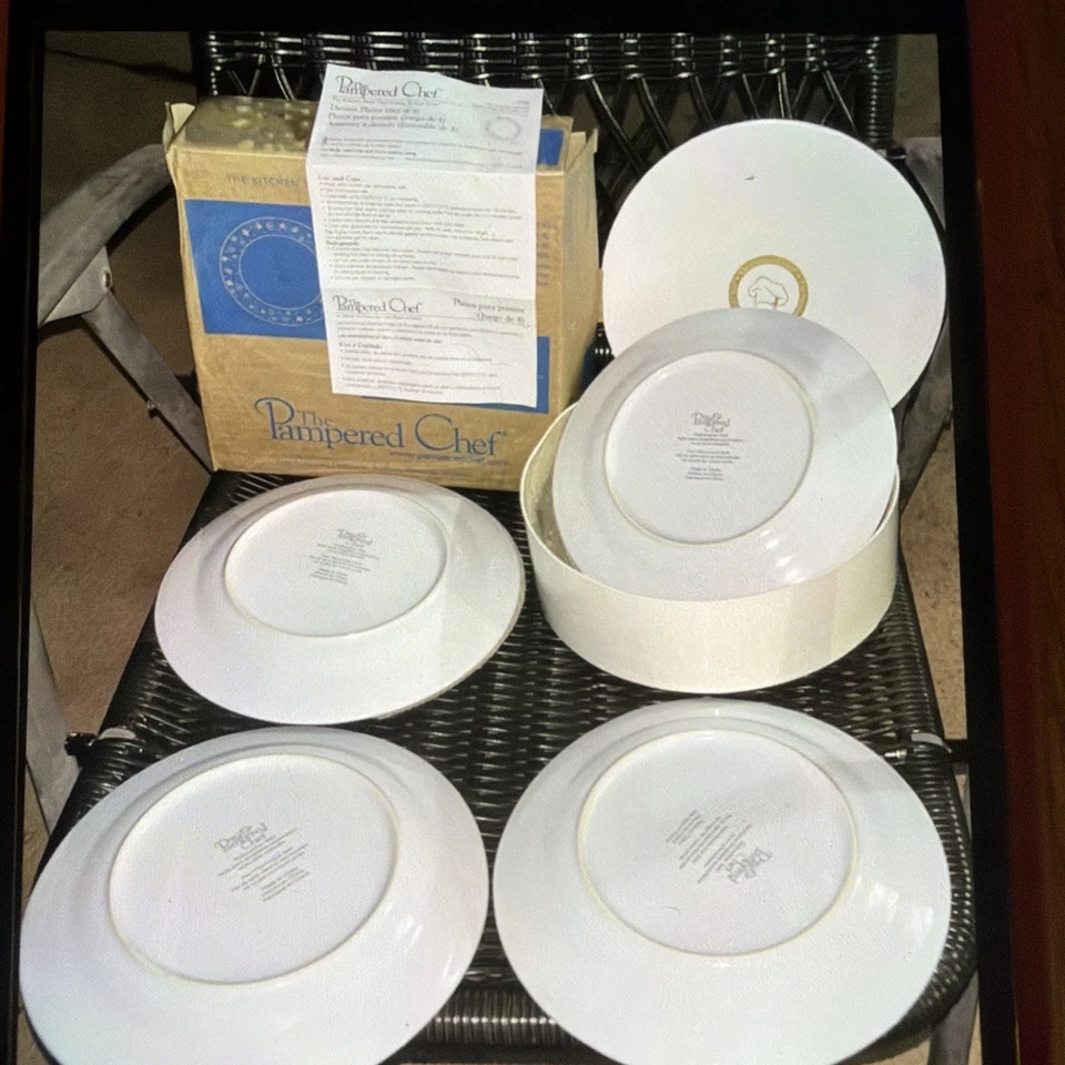 Juego de cuatro (4) platos de postre de chef mimados redondos de 8" oro blanco 1996 en caja NUEVO Foto 2 de 4