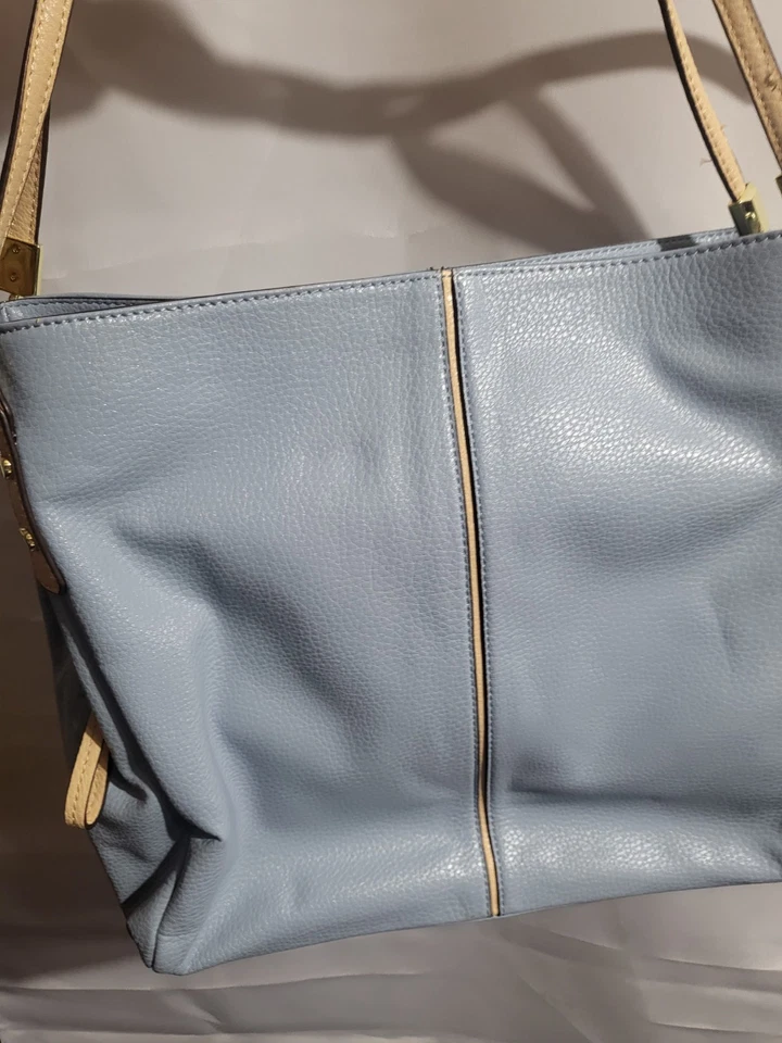 Bolso de Mano Grande Anne Klein, Azul Alto, Excelente Estado Color Crema Borde Foto 3 de 4