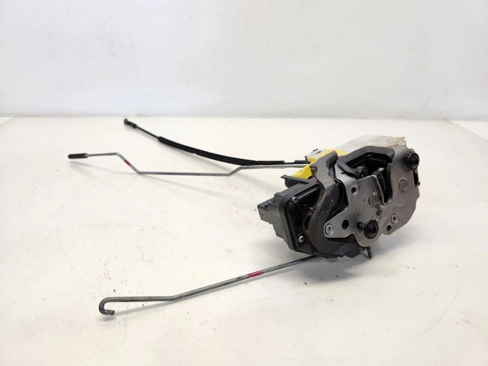 2013 Chevrolet Equinox Drivers Left Front Door Latch - Power - Image 4 of 4