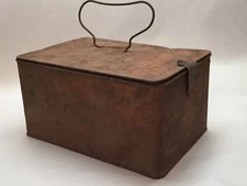 Union Leader Cut Play Tobacco Metal Tin Primitive Rustic Advertising Red Vintage