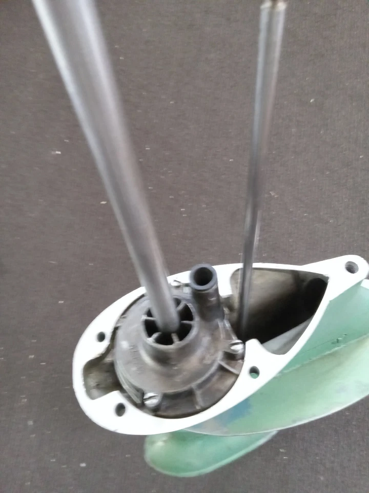 1955 QD-16 and Evinrude Fastwin 10 hp Lower unit - Image 3 of 4