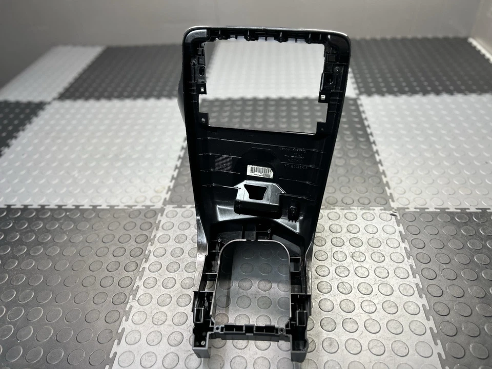 Volvo V60 2015-2018 consola central cubierta de moldura OEM Foto 2 de 4