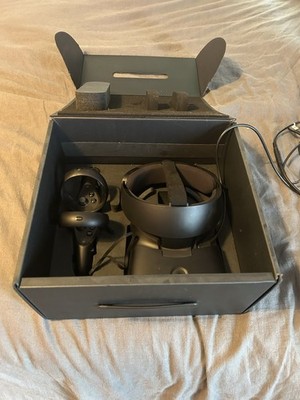 Oculus Rift S PC-Powered VR Gaming Headset Black with Case. Barely Used.
