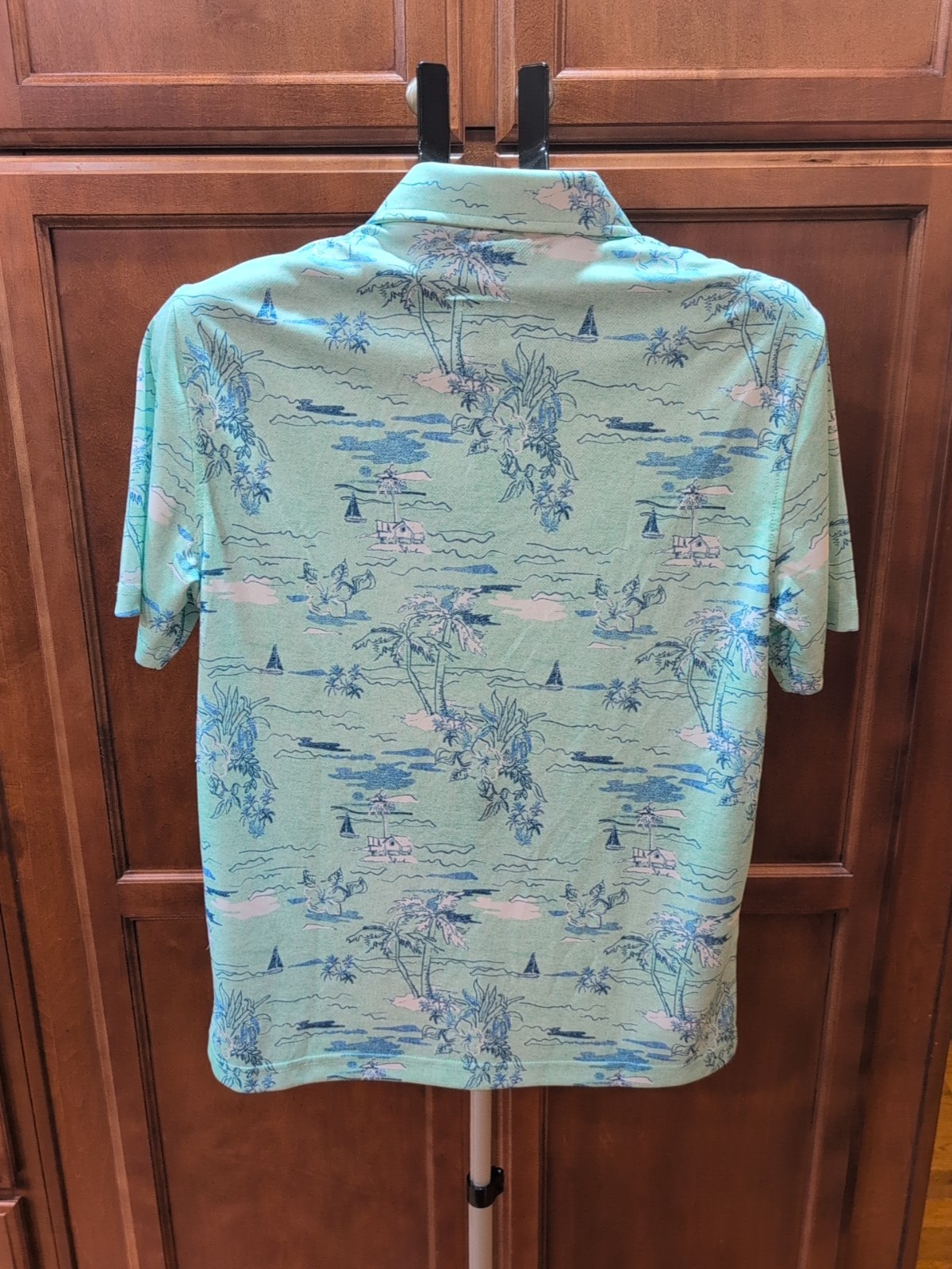 NWT Mens Izod Saltwater Classic Short Sleeve Tropical Print Polo Shirt Small