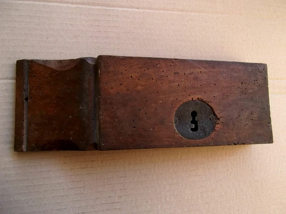 (n°1) serrure en bois 18 ème en bois, collection,déco - Photo 1/1