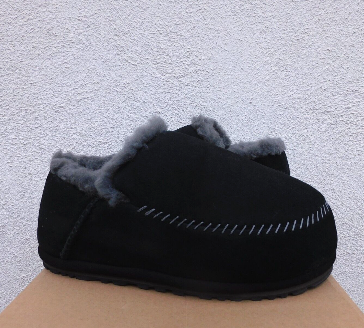 UGG BLACK LAMB SUEDE ANDERS PUMPED UP PLATFORM SLIPPERS, MEN US 9 