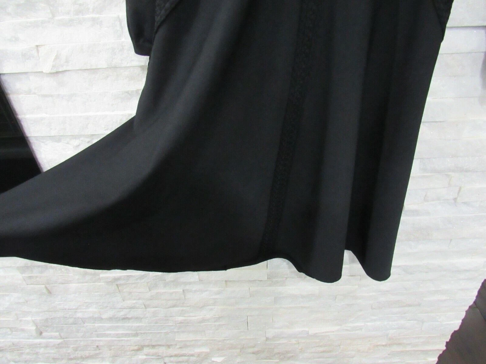 Abito Valentino nero in maglia $3.400 elasticizzato viscosa orlo broccato aderente e svasato L