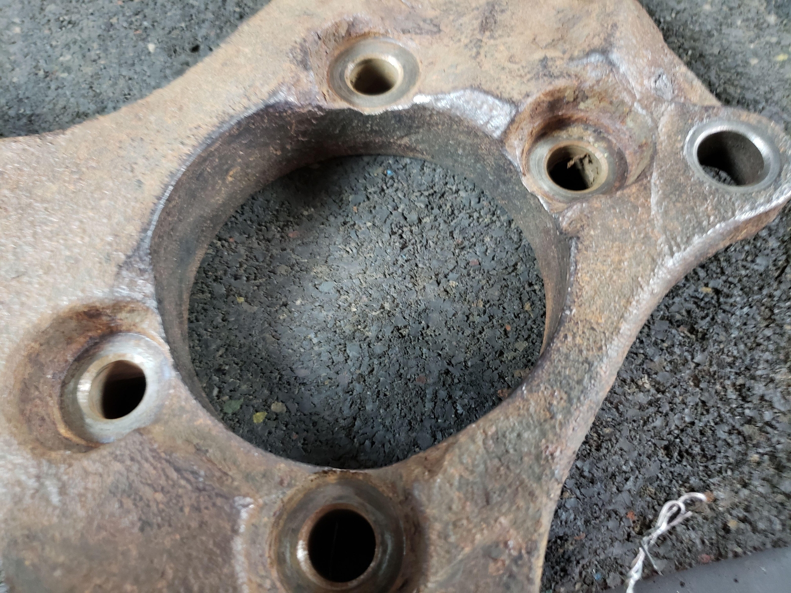 07-12 MASERATI QUATTROPORT FRONT PASSENGER SPINDLE STEERING KNUCKLE 66K MILES