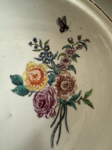 Antiguo plato de postre Chelsea en forma de corazón, con insectos y flores C 1750 - Imagen 4 de 19