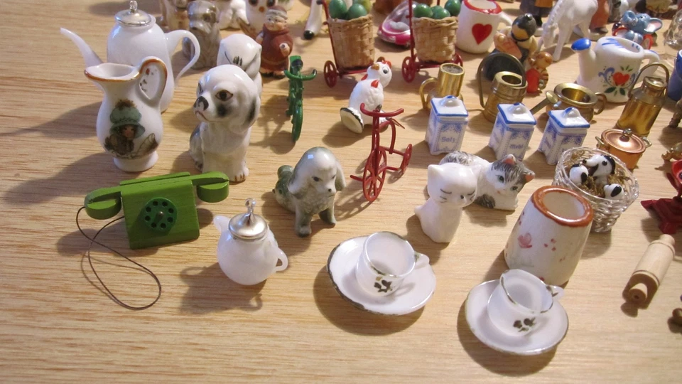 Konvolut über 100 Stück Setzkastenfiguren / Puppenstuben - Zubehör - Bild 2 von 4