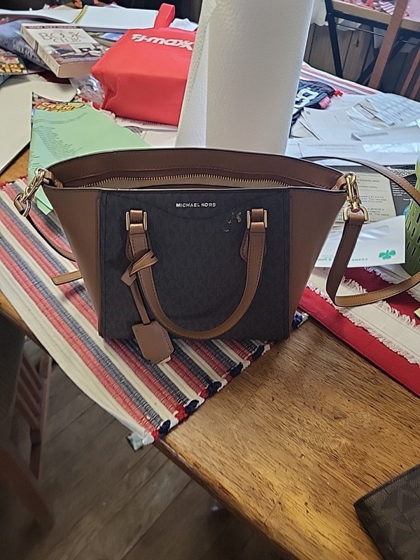 Michael Kors Pocketbook And Wallet 