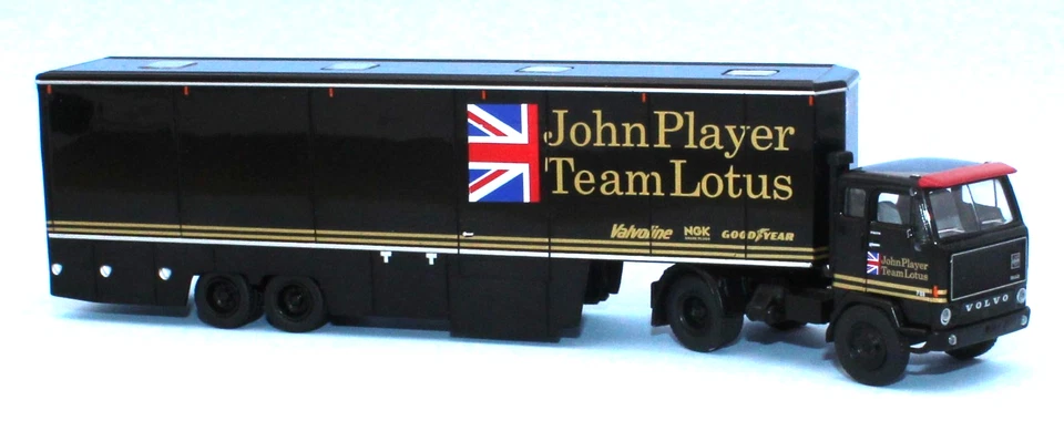 BREKINA 1 /87 1973 VOLVO F89 JPS JOHN PLAYER TEAM LOTUS RACING TRANSPORTER - Image 3 of 4