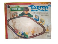 1976 ORIGINAL "THE MUPPETS" SESAME STREET "EXPRESS" TRAIN SET Missing 1 Piece