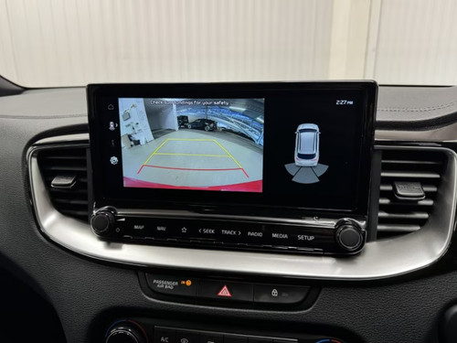 KIA CEED 1.5T GDi ISG 138 GT-Line 5dr DCT - Picture 14 of 24