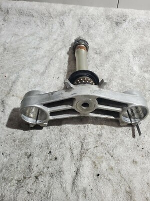 07 08 KAWASAKI NINJA ZX6R FRONT FORKS CLAMP LOWER TRIPLE TREE STEM