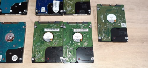 LOT DE DISQUE DUR HDD MELANGER SATA 2.5 Crystal Disk en Prudence - VENDU EN ETAT - Afbeelding 17 van 18