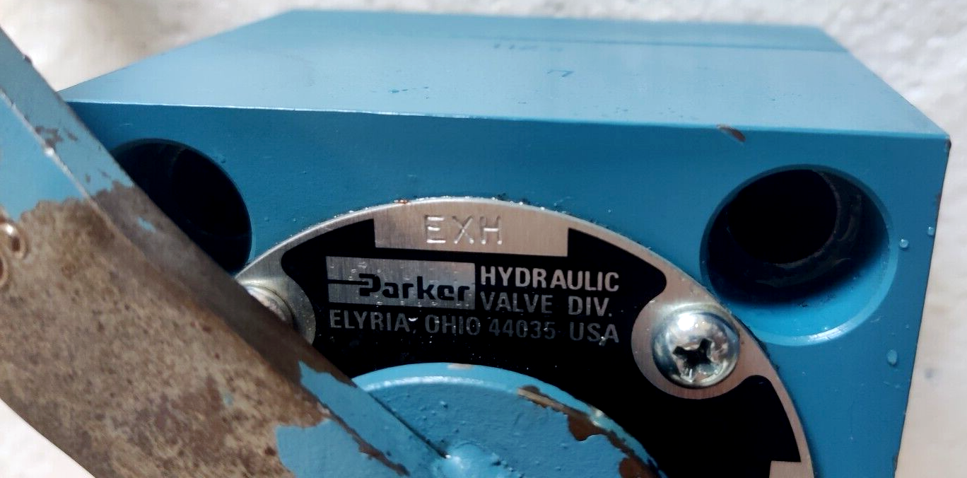 PARKER 331941 HYDRAULIC DIRECTIONAL CONTROL VALVE 93115 CYL1 ELYRIA CYL2OHIO eBay