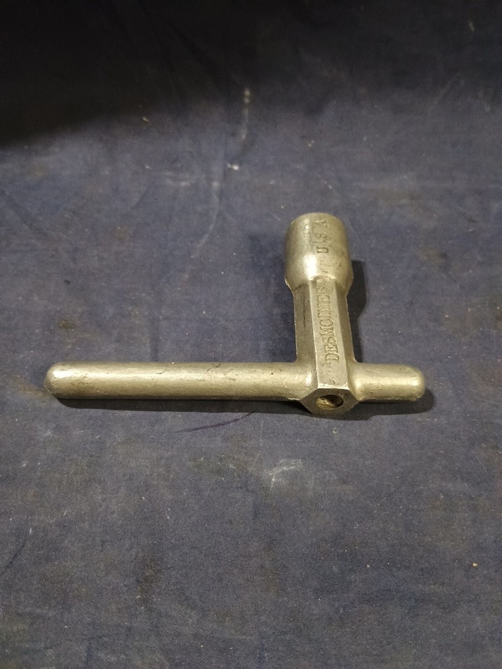 Vintage DELAVAN Oil Burner Nozzle Wrench Socket Type RARE CAST ALUMINUM