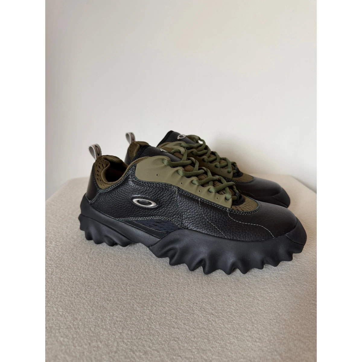 Oakley Factory Team Chop Saw - Size 10.5 - Black Full Grain